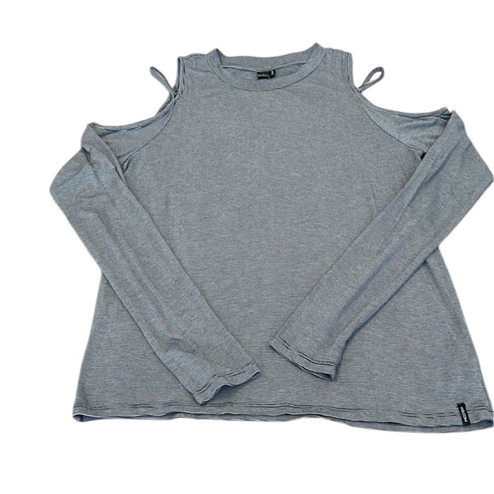 Volcom size M long sleeve cold shoulder black and white strip knit top GUC